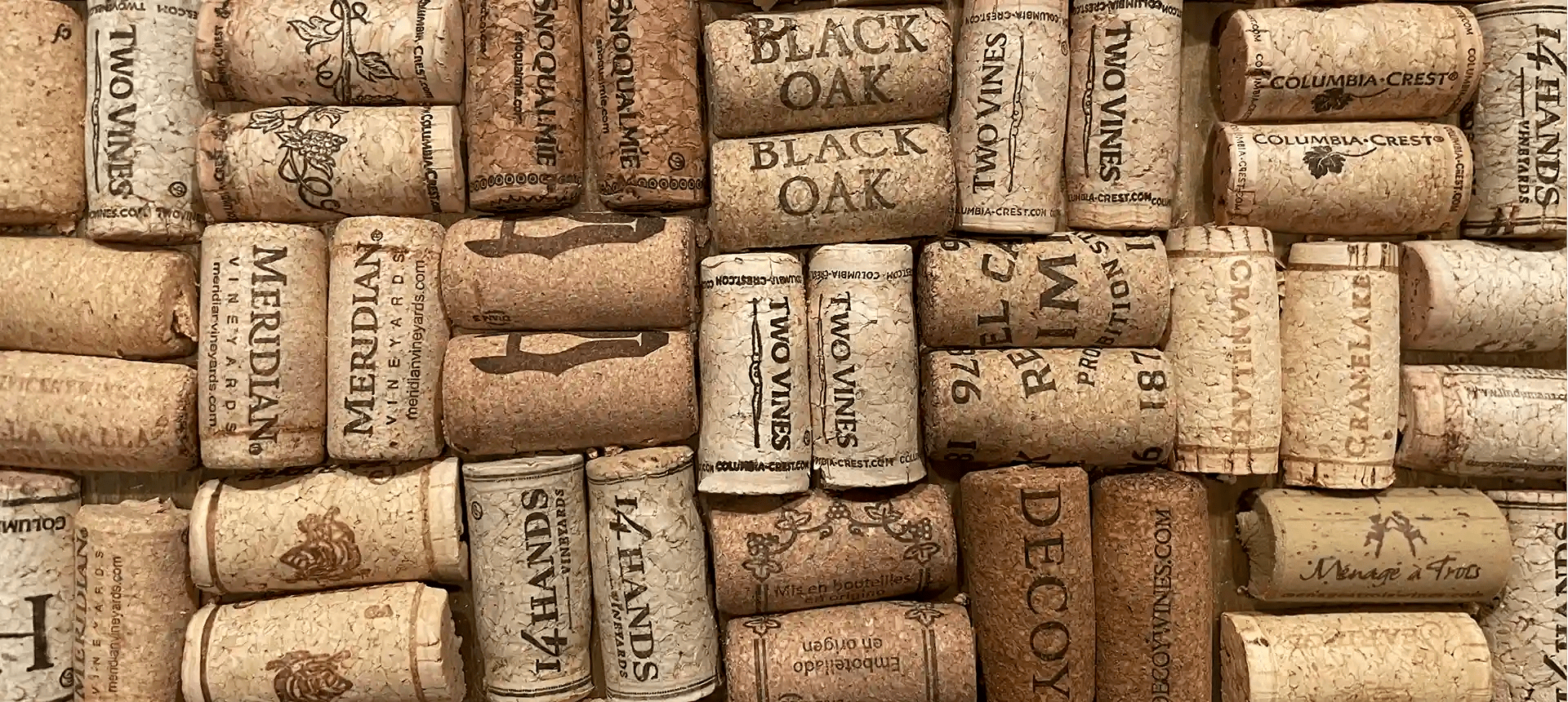 Composición fotográfica de corchos de botellas de vino