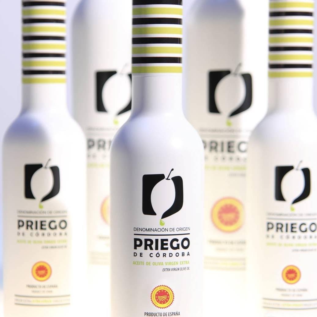 Botellas de la denominación de origen protegida de priego de córdoba