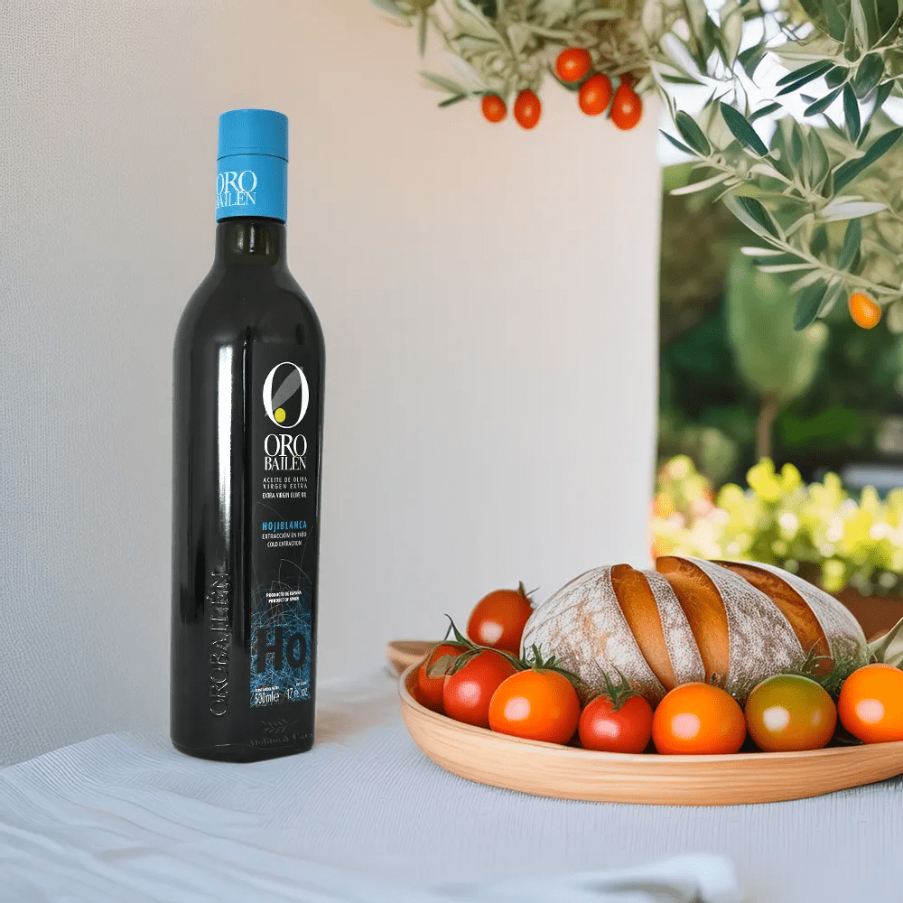 Oro Bailen Hojiblanca 500ml en mesa exterior