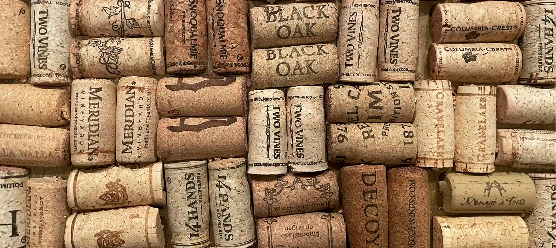 Composición fotográfica de corchos de botellas de vino
