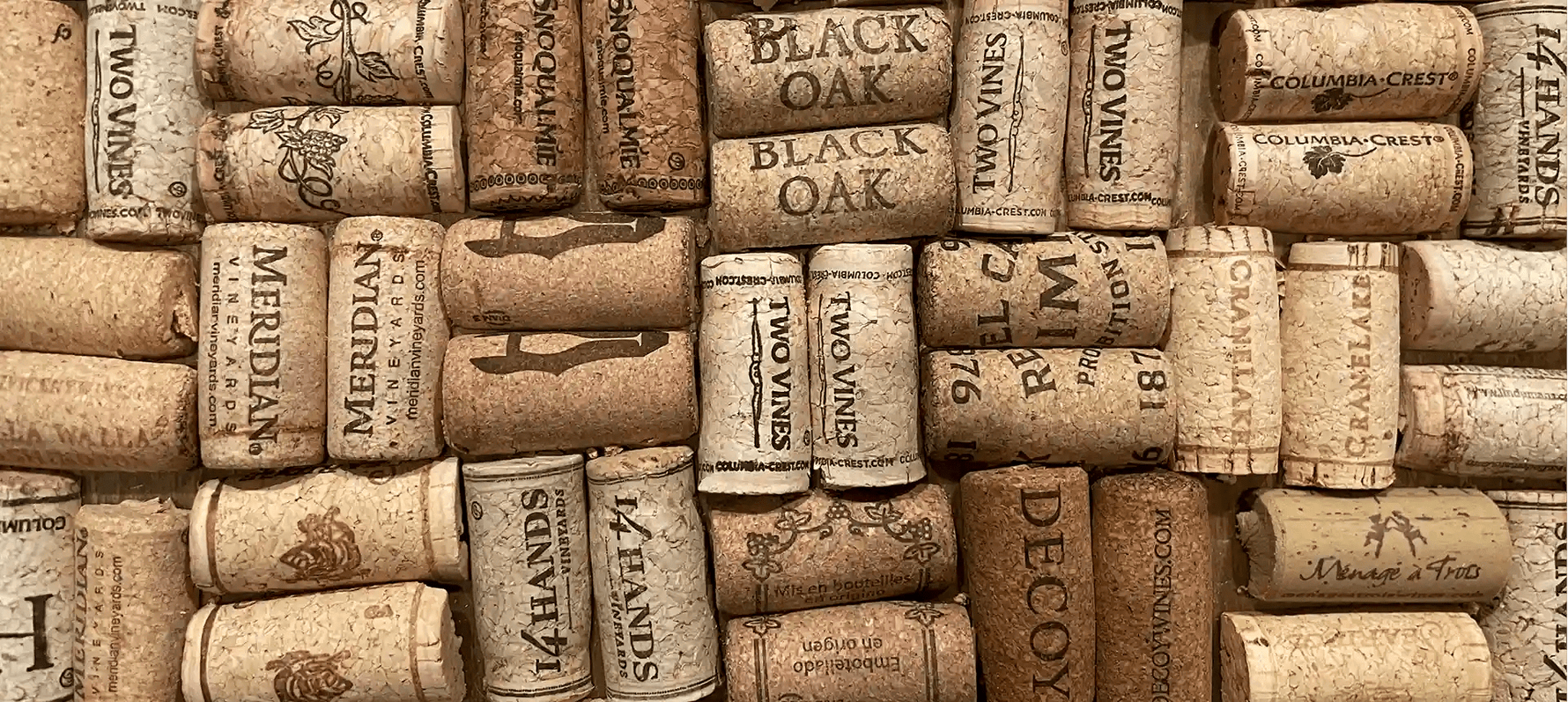 Composición fotográfica de corchos de botellas de vino