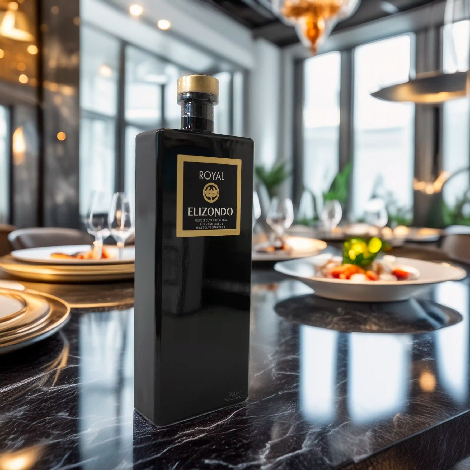 Aceite de Oliva Virgen Extra Elizondo Royal de Cazorla 500ml en escena de restaurante