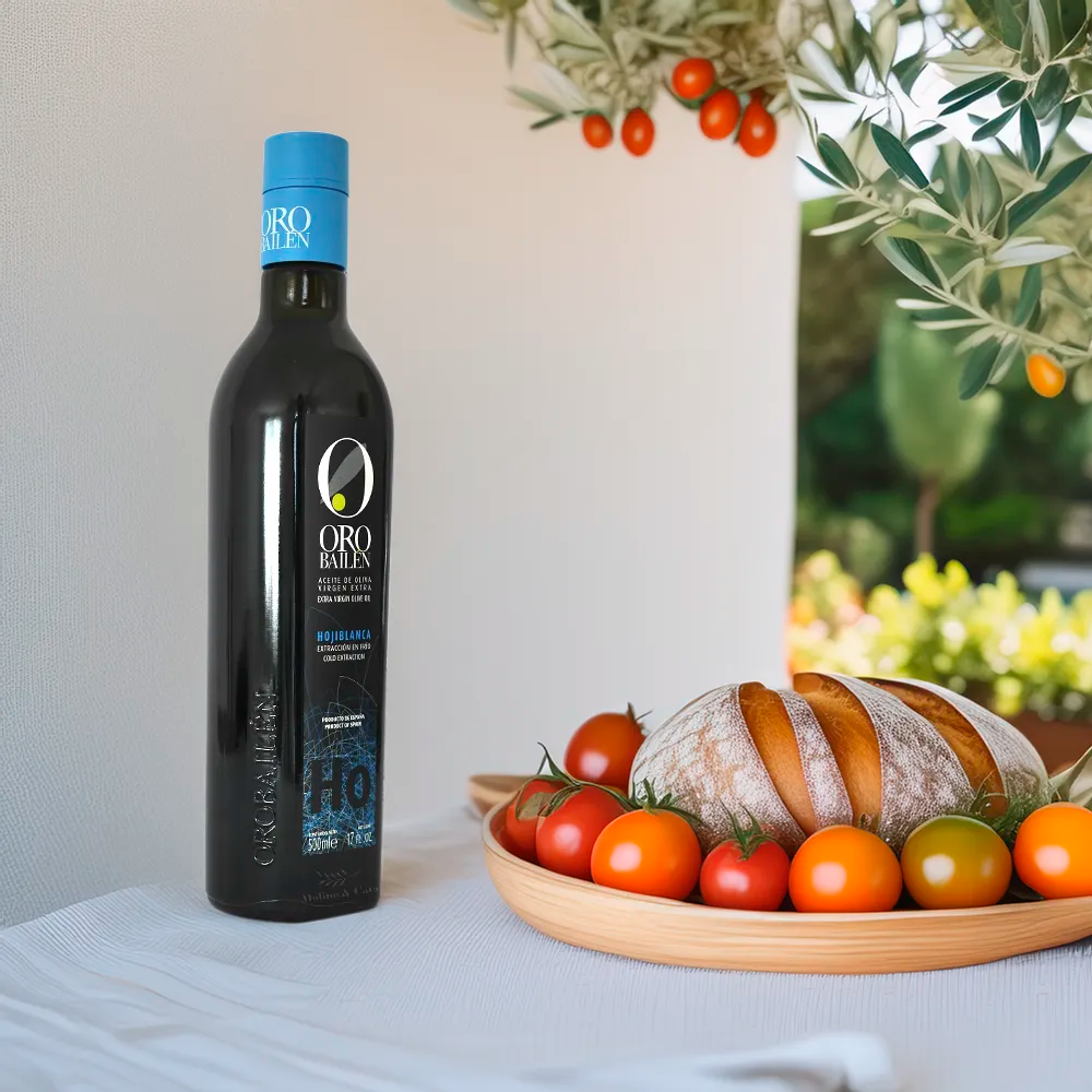 Oro Bailen Hojiblanca 500ml en mesa exterior